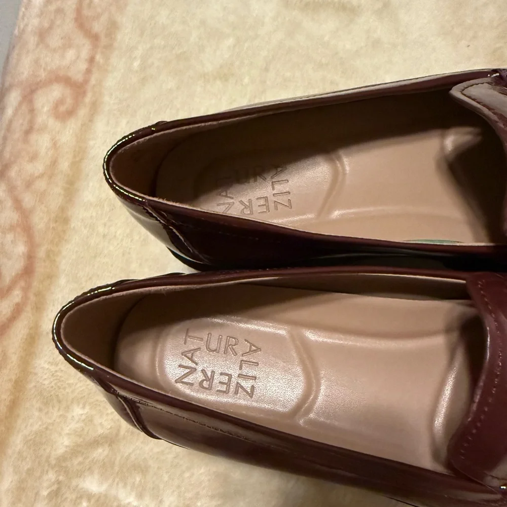 Naturalizer size 8.5 Women's Burgundy Loafers with Tassels - Picture 5 of 6